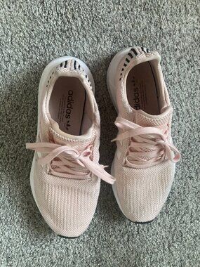 Adidas Women's Knit Sneakers Size 10